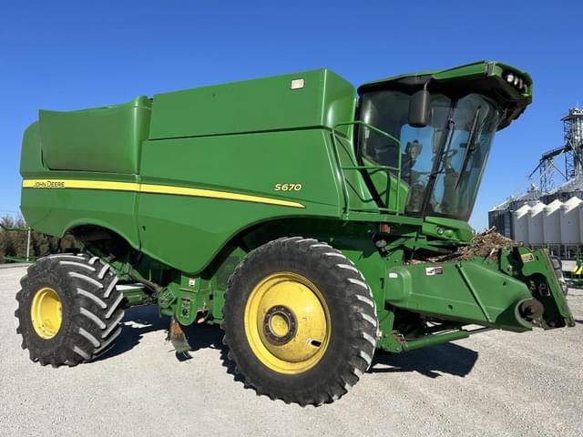 Image of John Deere S670 equipment image 1