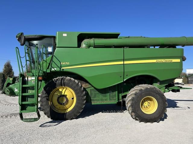 Image of John Deere S670 equipment image 2