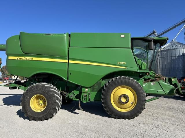 Image of John Deere S670 equipment image 3