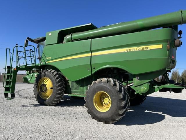 Image of John Deere S670 equipment image 4