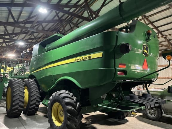 Image of John Deere S670 equipment image 1
