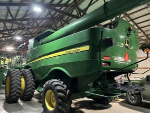 2012 John Deere S670 Image