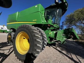 Main image John Deere S670