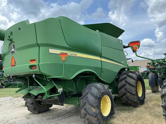 Image of John Deere S670 equipment image 4
