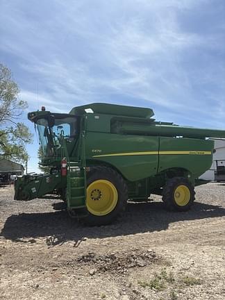Image of John Deere S670 equipment image 1