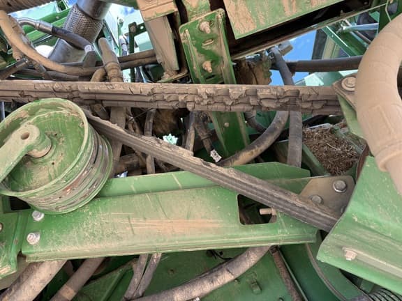 Image of John Deere S670 equipment image 3