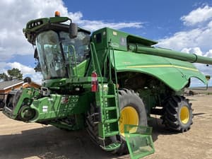 2012 John Deere S670 Image