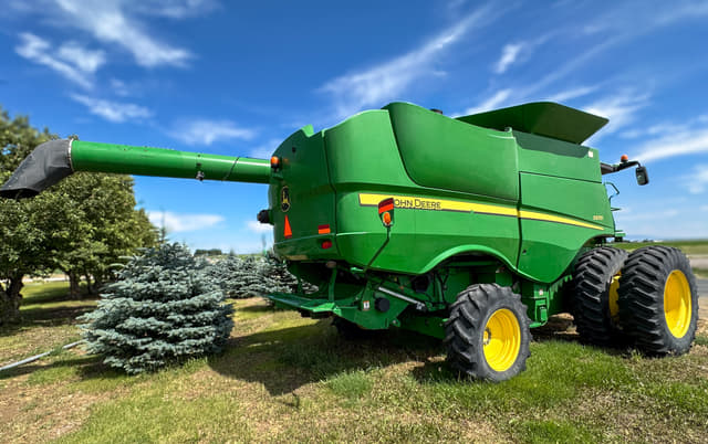 Image of John Deere S670 equipment image 4