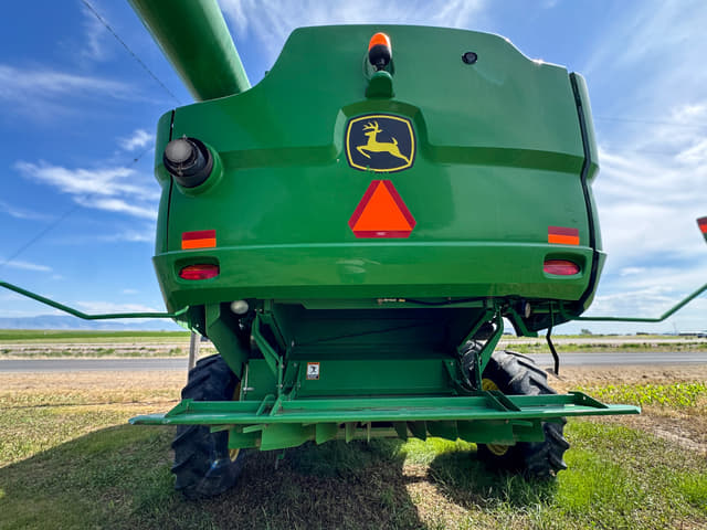 Image of John Deere S670 equipment image 3