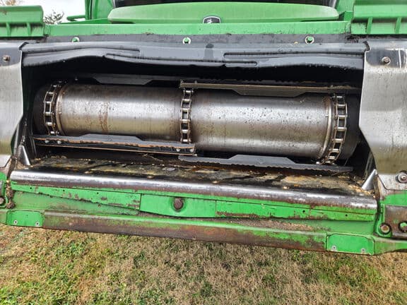 Image of John Deere S670 equipment image 3