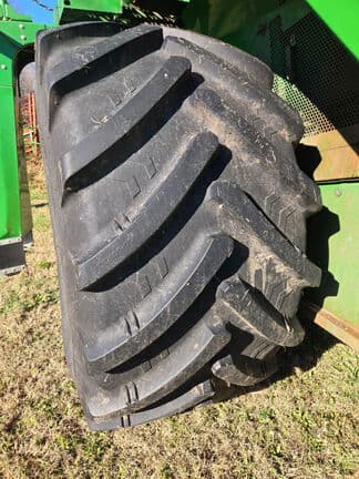 Image of John Deere S670 equipment image 4