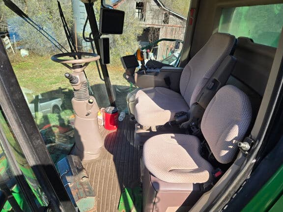 Image of John Deere S670 equipment image 2