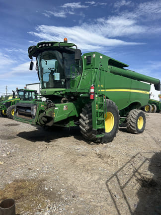 2012 John Deere S670 Equipment Image0