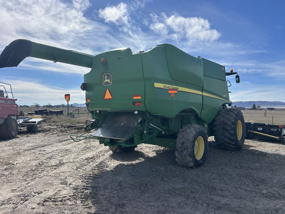 Image of John Deere S670 equipment image 4