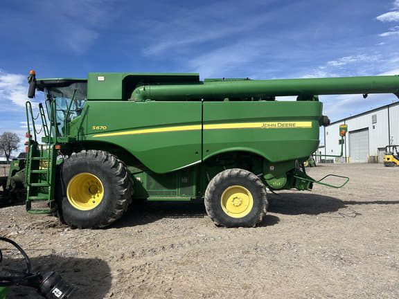 Image of John Deere S670 equipment image 1