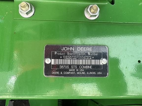 Image of John Deere S670 equipment image 1