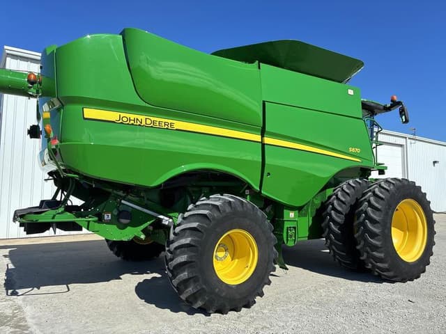 Image of John Deere S670 equipment image 3