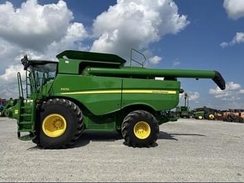 Main image John Deere S670