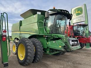 Main image John Deere S670 10