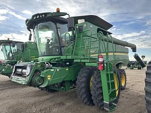 Main image John Deere S670 11