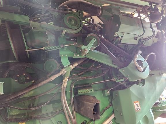 Image of John Deere S670 equipment image 3