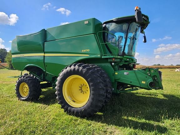 Main image John Deere S670