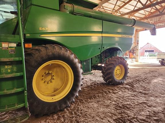 Image of John Deere S670 Primary image