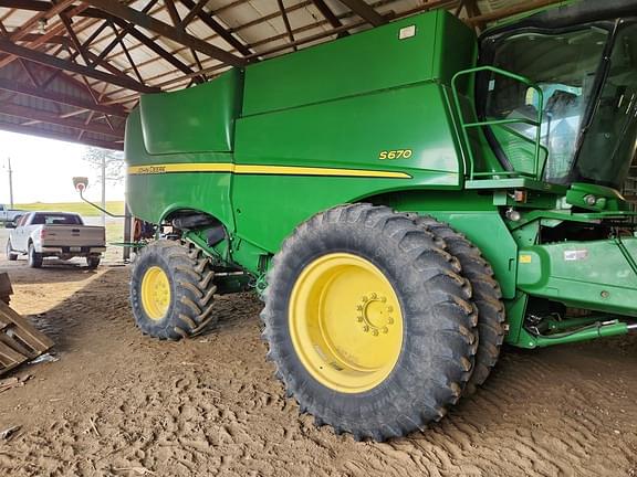 Image of John Deere S670 equipment image 1