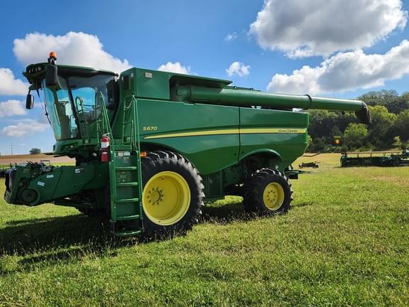 Image of John Deere S670 equipment image 1