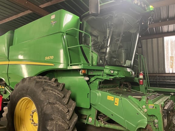 Main image John Deere S670