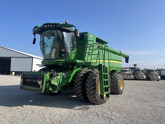 Image of John Deere S670 equipment image 4