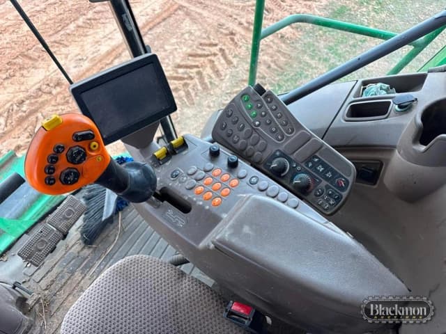 Image of John Deere S670 equipment image 2