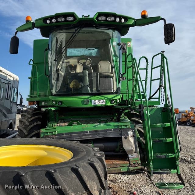 Image of John Deere S670 equipment image 1