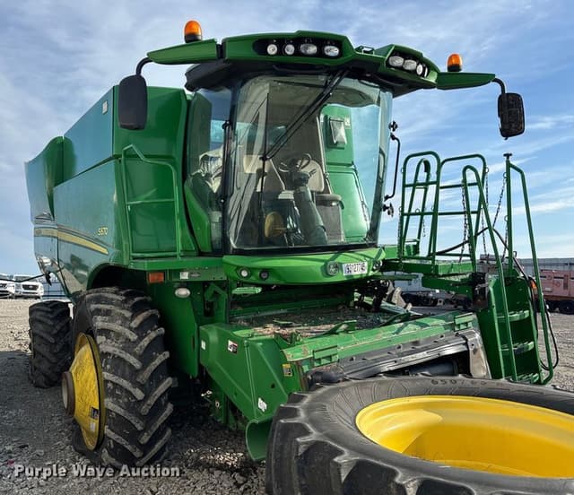 Image of John Deere S670 equipment image 2