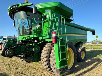 Main image John Deere S670