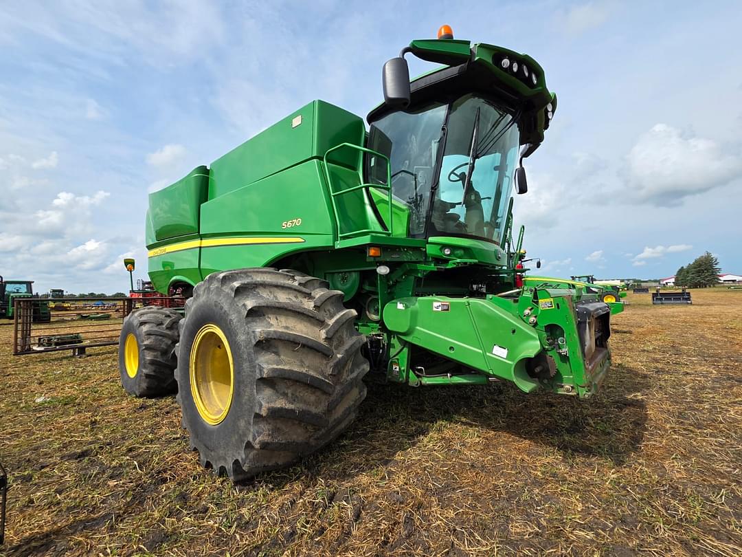 Image of John Deere S670 Primary image
