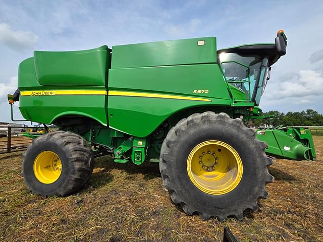 Image of John Deere S670 equipment image 3