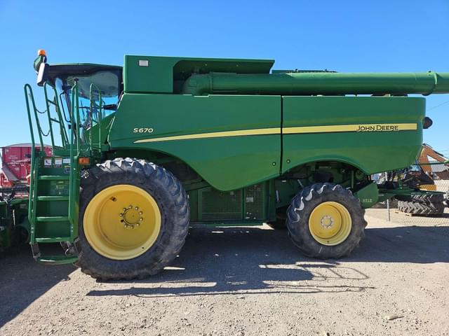 Image of John Deere S670 equipment image 3