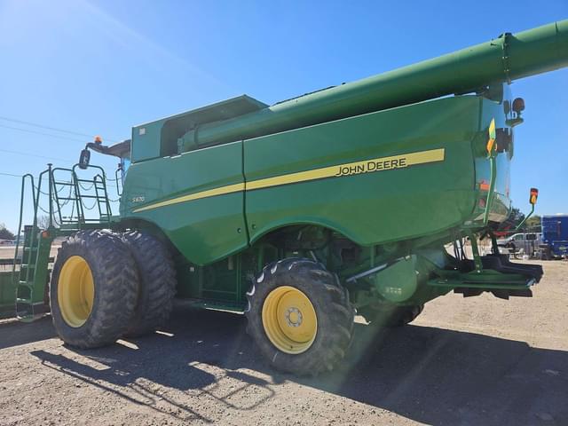 Image of John Deere S670 equipment image 4