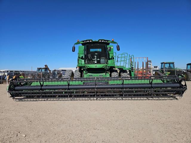 Image of John Deere S670 equipment image 1