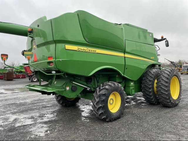 Image of John Deere S670 equipment image 4