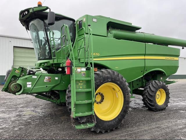 Image of John Deere S670 equipment image 1