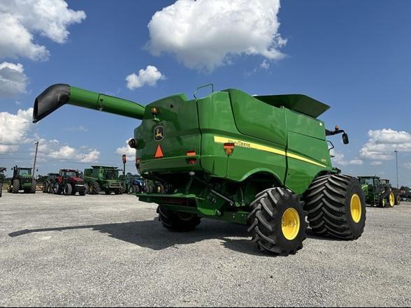 Image of John Deere S670 equipment image 4