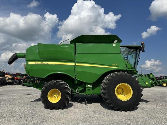 Image of John Deere S670 equipment image 3