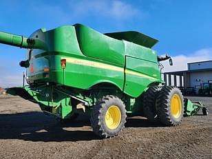 Main image John Deere S670 6