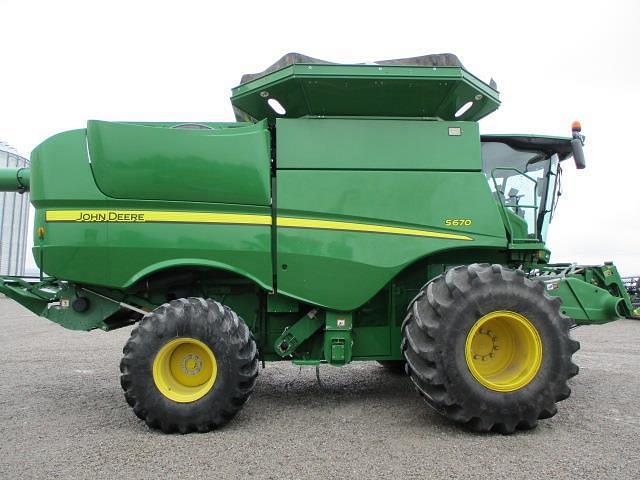 Image of John Deere S670 equipment image 3