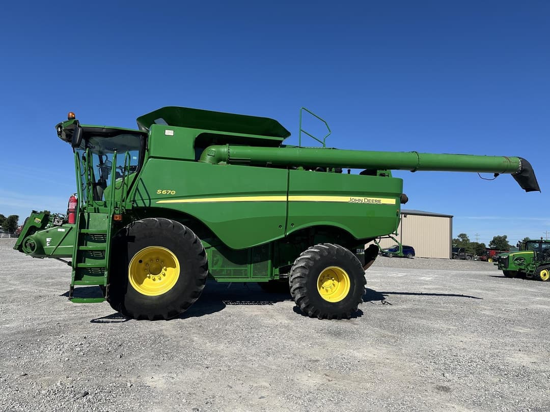 Image of John Deere S670 Primary image