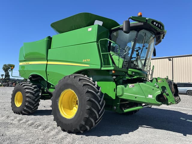 Image of John Deere S670 equipment image 3