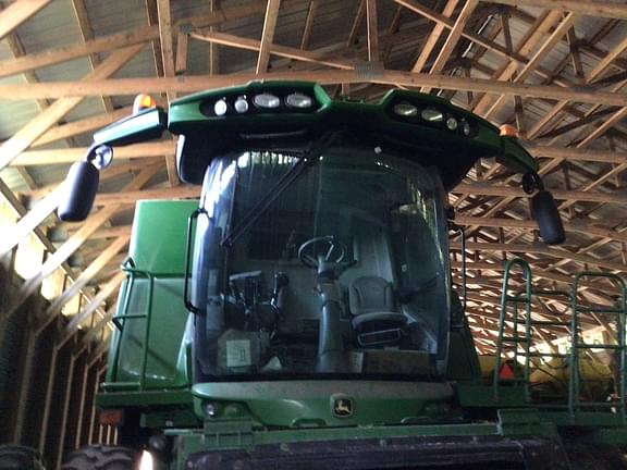 Image of John Deere S670 Image 1