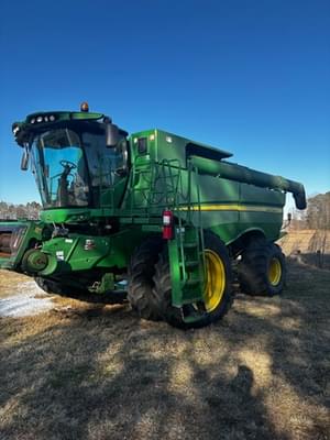 2012 John Deere S670 Image